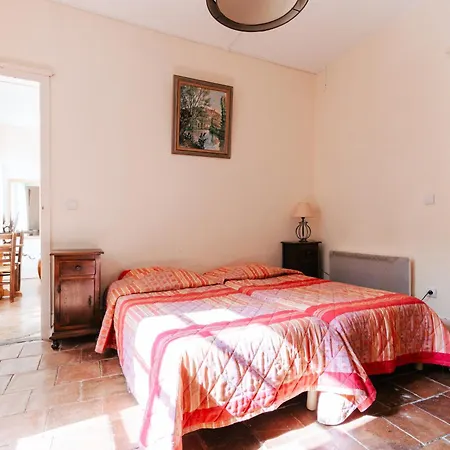 Des Consuls Отель 3*