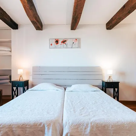 Des Consuls Отель 3*