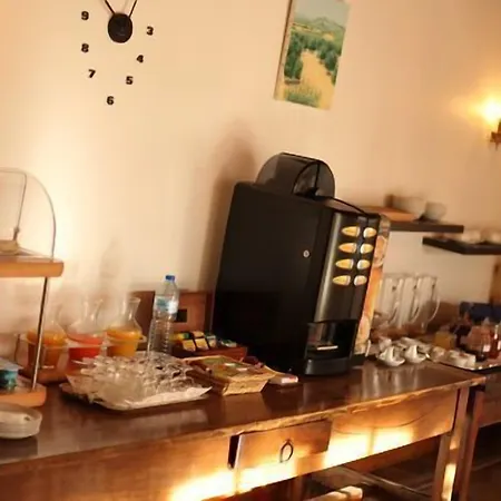 Des Consuls Отель