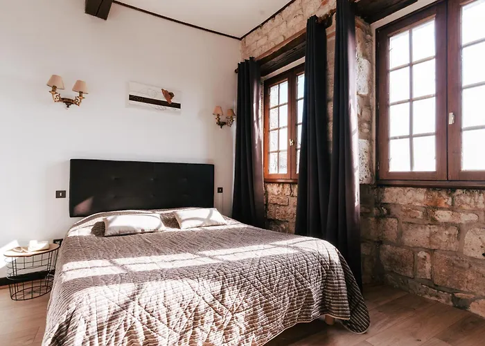 Des Consuls Szálloda