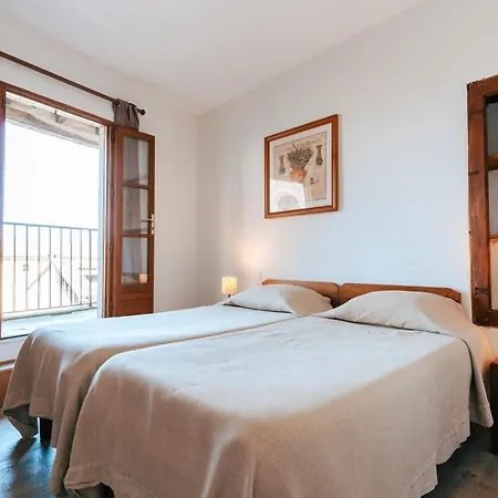 Des Consuls 3* Castelnau-de-Montmiral