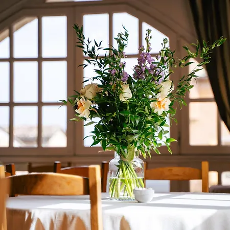 Des Consuls 카스텔누데몬트미랄