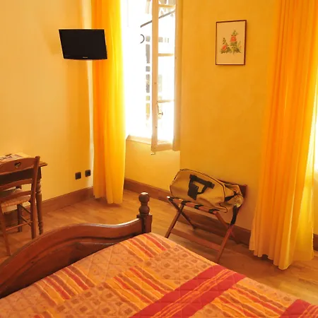 Des Consuls Hotel Castelnau-de-Montmiral