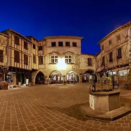 Des Consuls 3* Castelnau-de-Montmiral