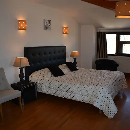 Des Consuls 3* Castelnau-de-Montmiral