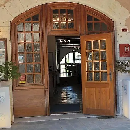 Des Consuls 3* Castelnau-de-Montmiral