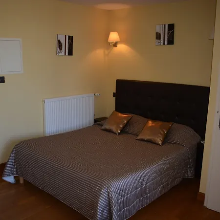 Des Consuls Hotell Castelnau-de-Montmiral