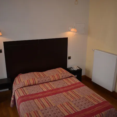 Des Consuls Hotell Castelnau-de-Montmiral