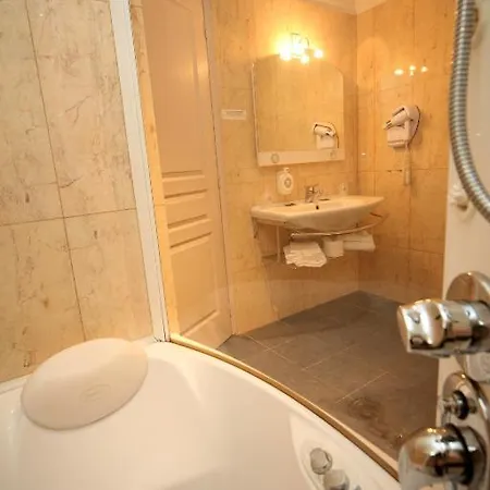 Des Consuls Hotel