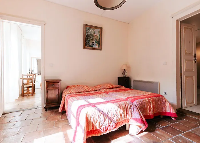 Des Consuls 호텔 3*