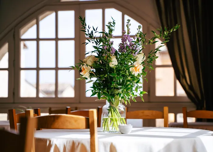 Des Consuls 카스텔누데몬트미랄