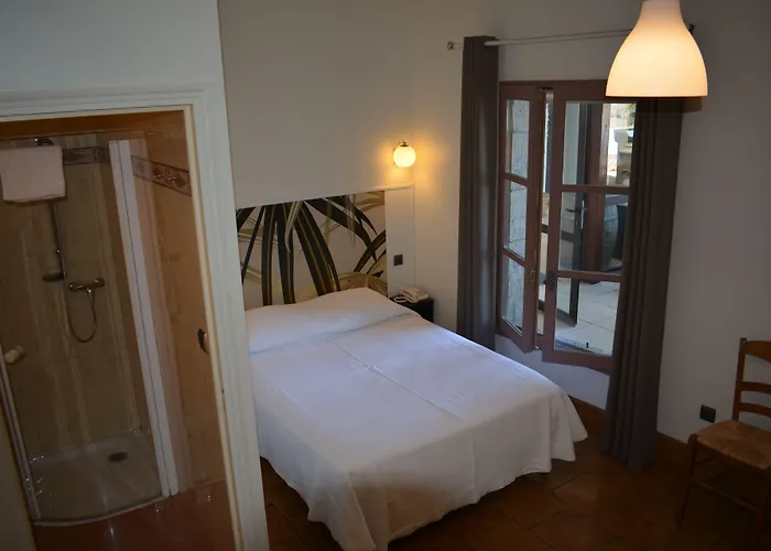 Des Consuls 호텔 카스텔누데몬트미랄