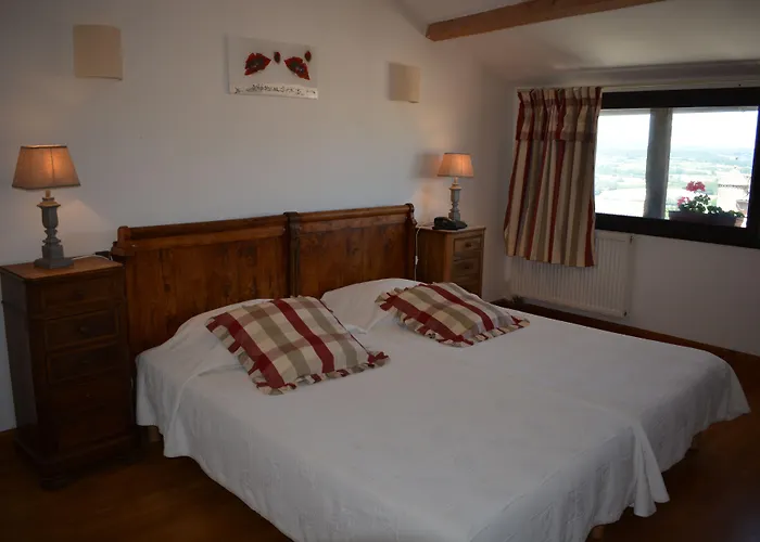 Des Consuls 카스텔누데몬트미랄