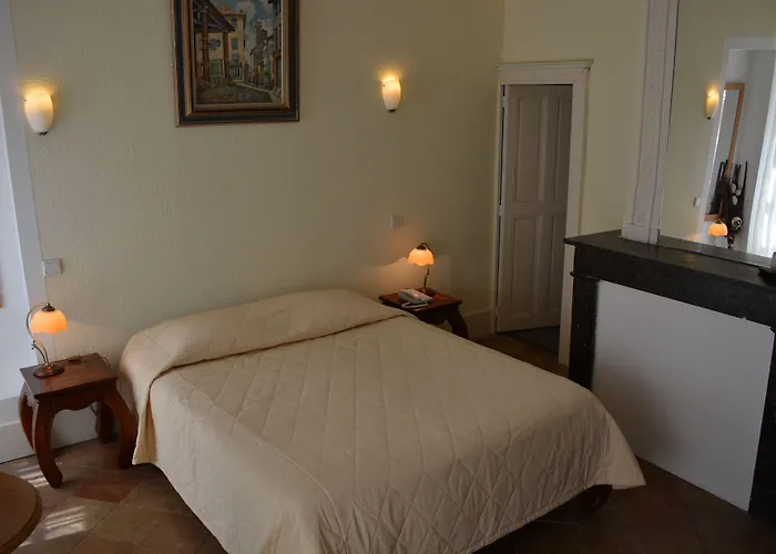 Des Consuls 호텔 카스텔누데몬트미랄